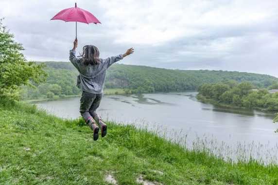 Liburan Saat Musim Hujan, Terapkan Tips Berikut ini!